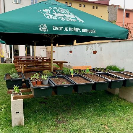 Penzion A Restaurace 14 Hostinné Dış mekan fotoğraf